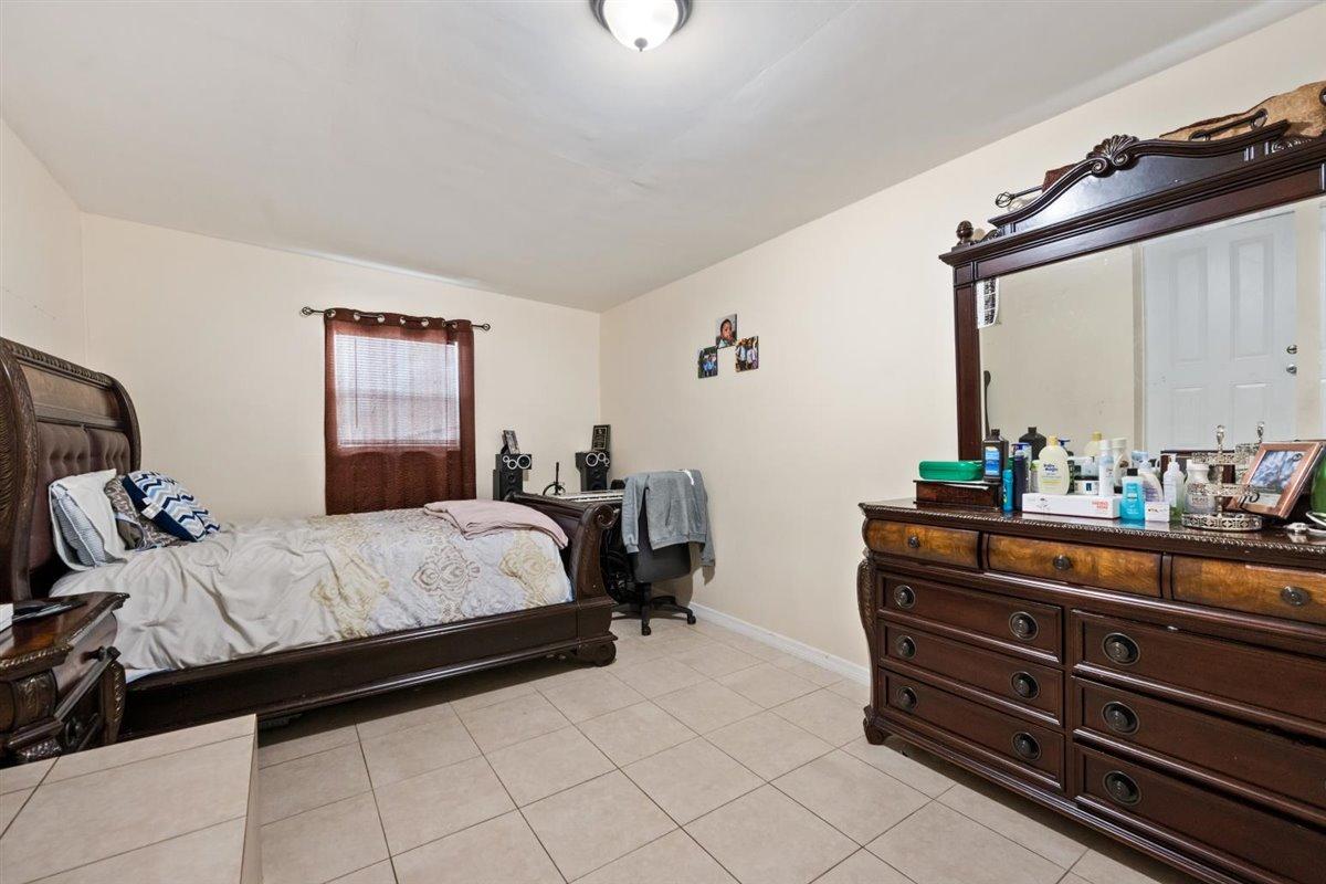 420 West 27th Street Riviera Beach, FL 33404 - Photo 15 of 19 14-DSC_0149