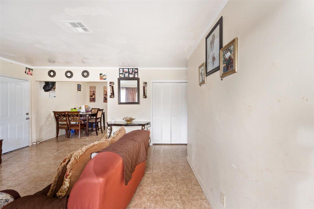 420 West 27th Street Riviera Beach, FL 33404 - Photo 3 of 19 02-DSC_0125