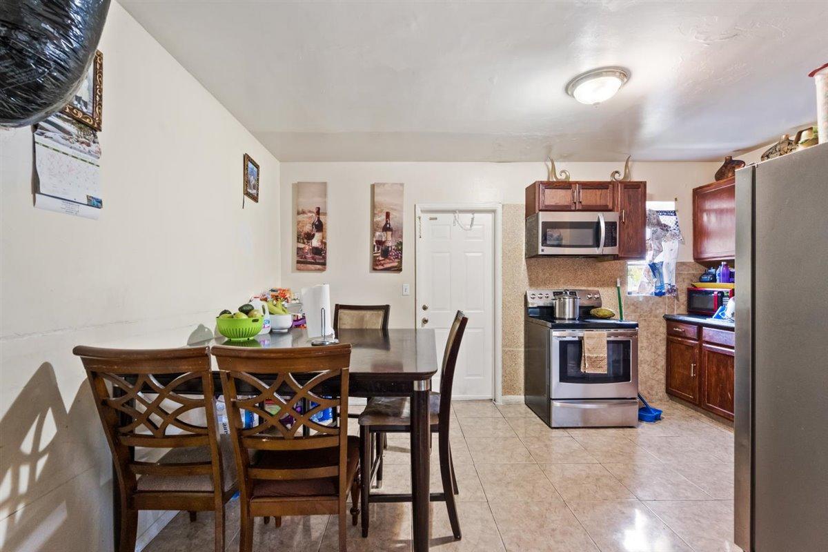 420 West 27th Street Riviera Beach, FL 33404 - Photo 5 of 19 04-DSC_0107