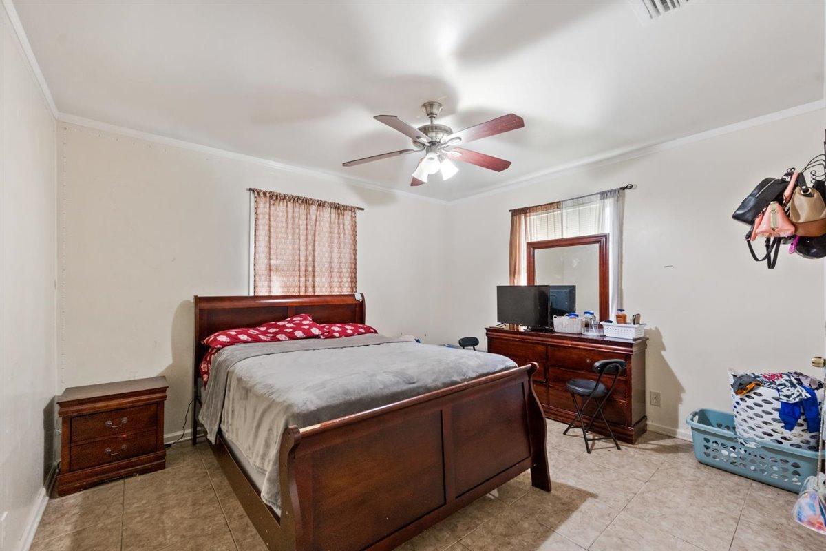 420 West 27th Street Riviera Beach, FL 33404 - Photo 8 of 19 07-DSC_0128