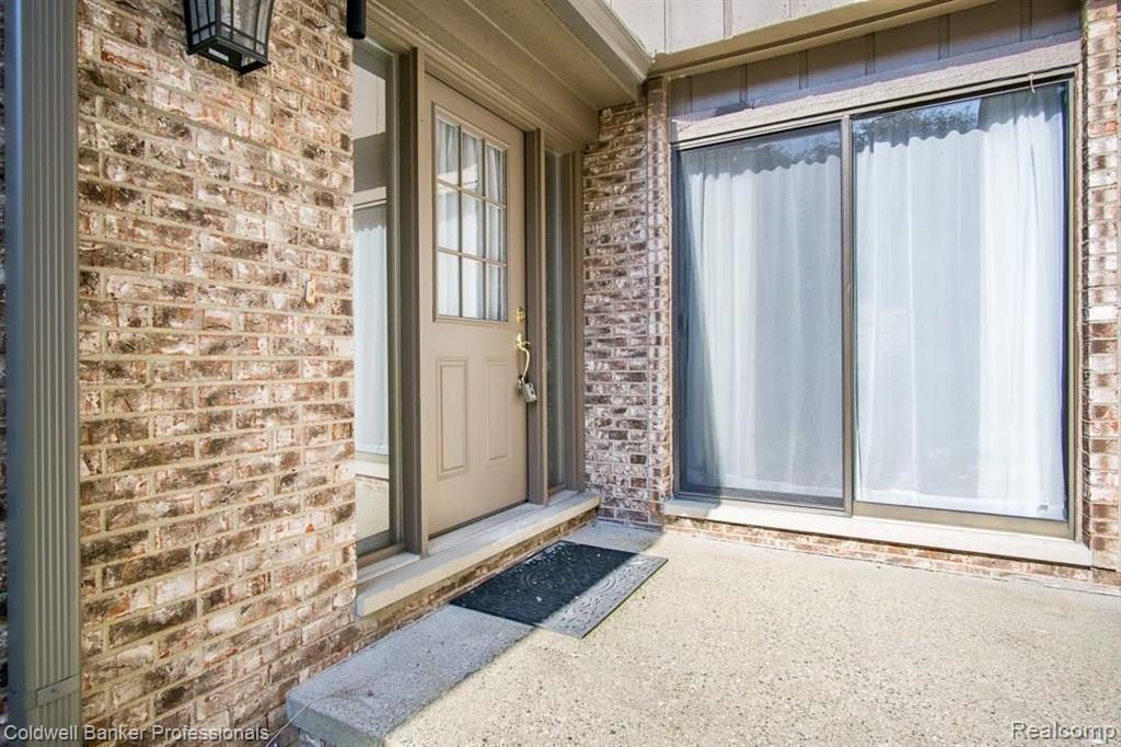 1825 Reis Court Rochester Hills, MI 48309 - Photo 5 of 30