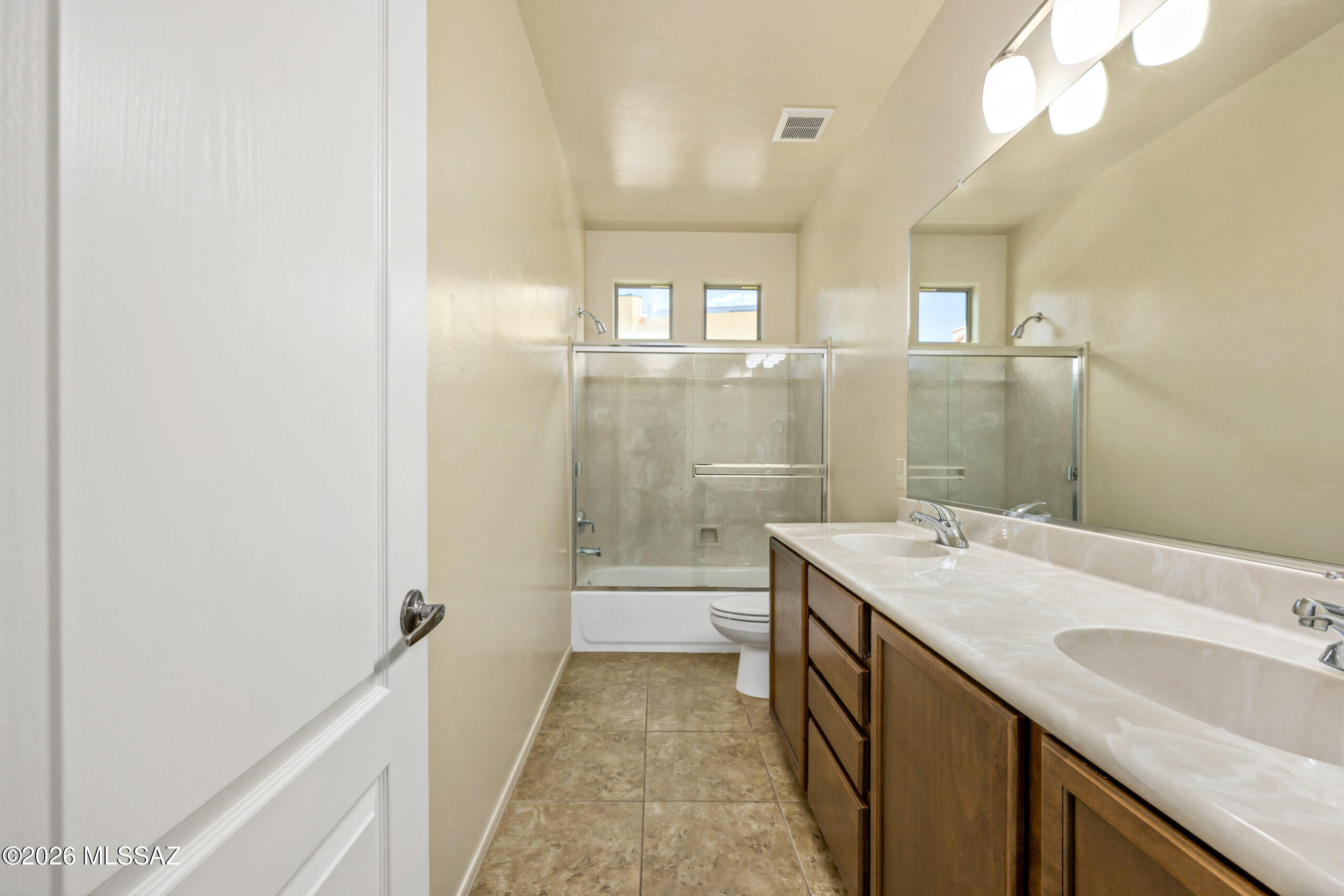 4261 North Golden Ridge Lane Tucson, AZ 85718 - Photo 8 of 11 hall-bathroom-scaled