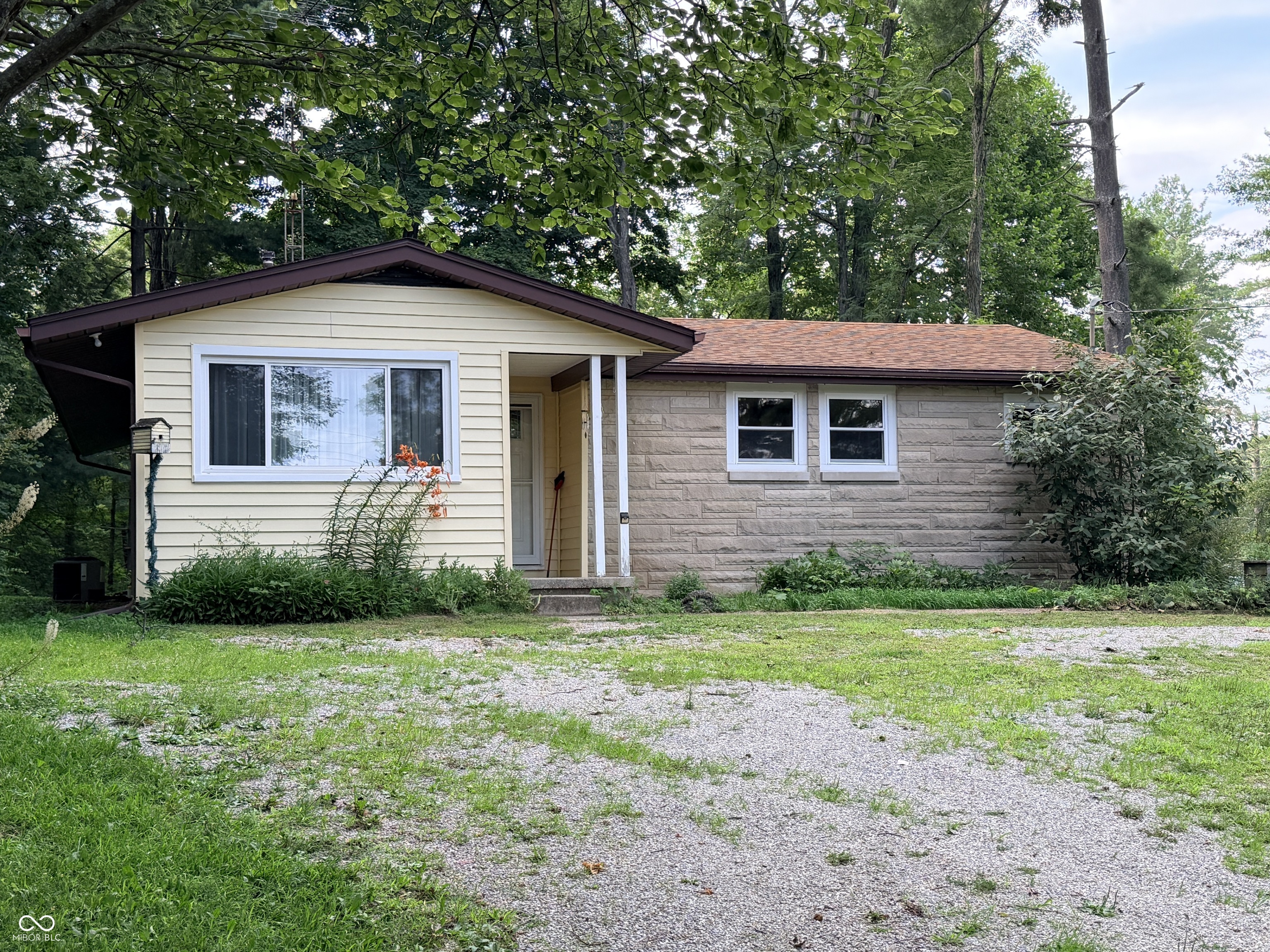 8950 West Georgetown Road Columbus, IN 47201 - Photo 2 of 67