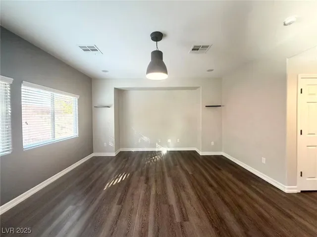 $2,100 | 10581 Cliff Lake Street, Las Vegas, NV 89179