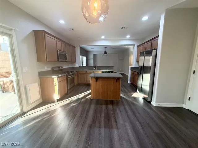$2,100 | 10581 Cliff Lake Street, Las Vegas, NV 89179