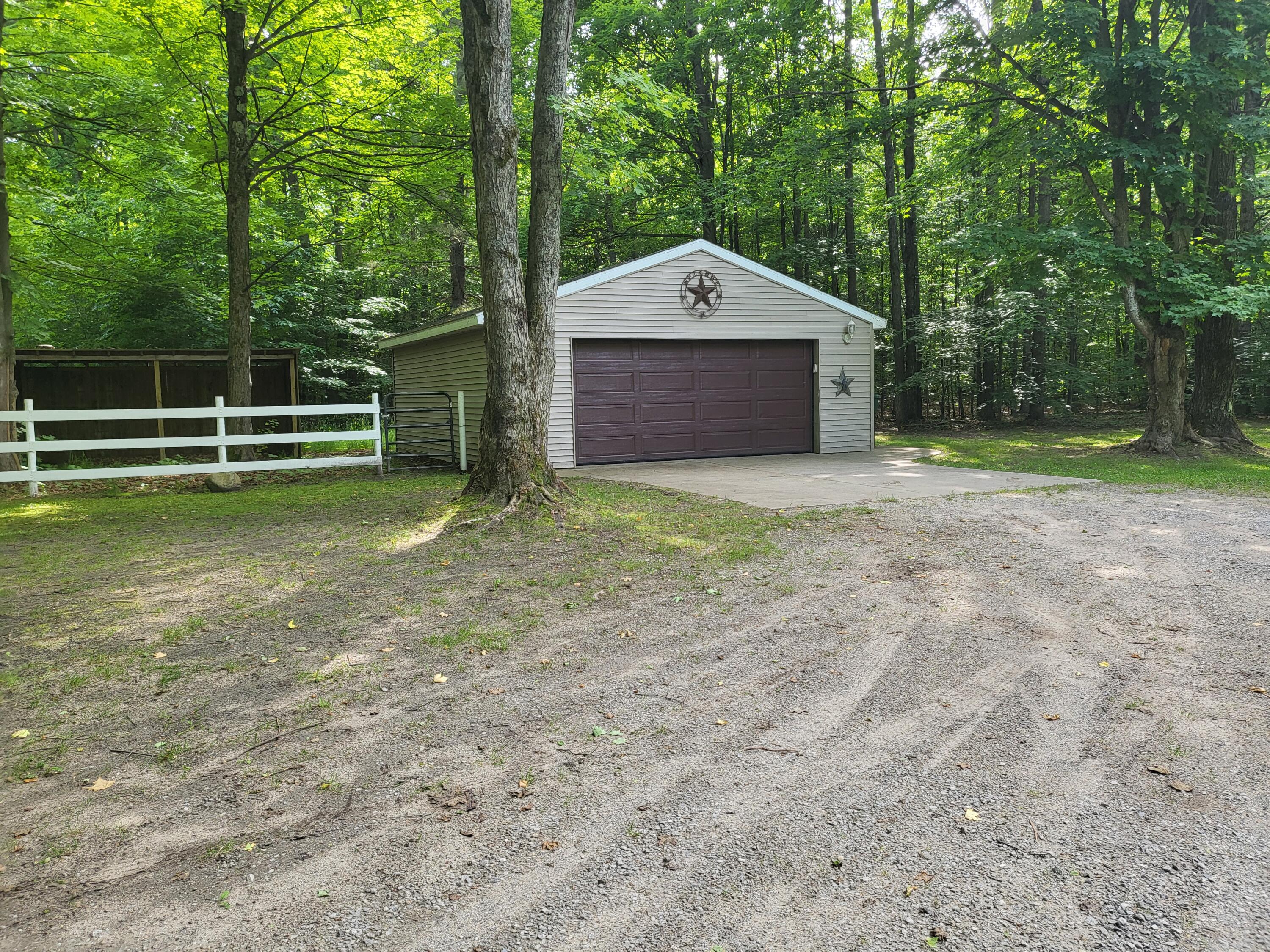 9933 North Roberts Road Frederic, MI 49733 - Photo 10 of 61 1000017036