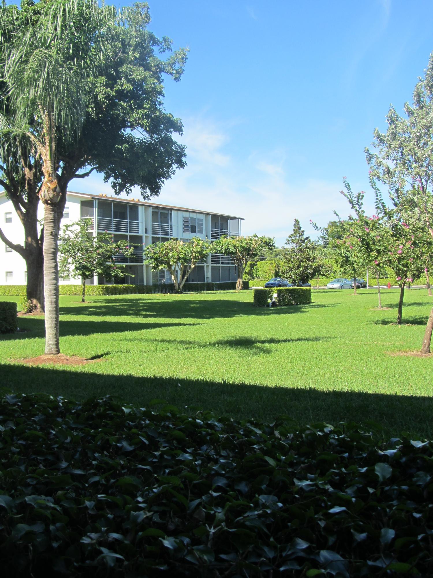 7 Suffolk A Boca Raton, FL 33434 - Photo 14 of 40 055