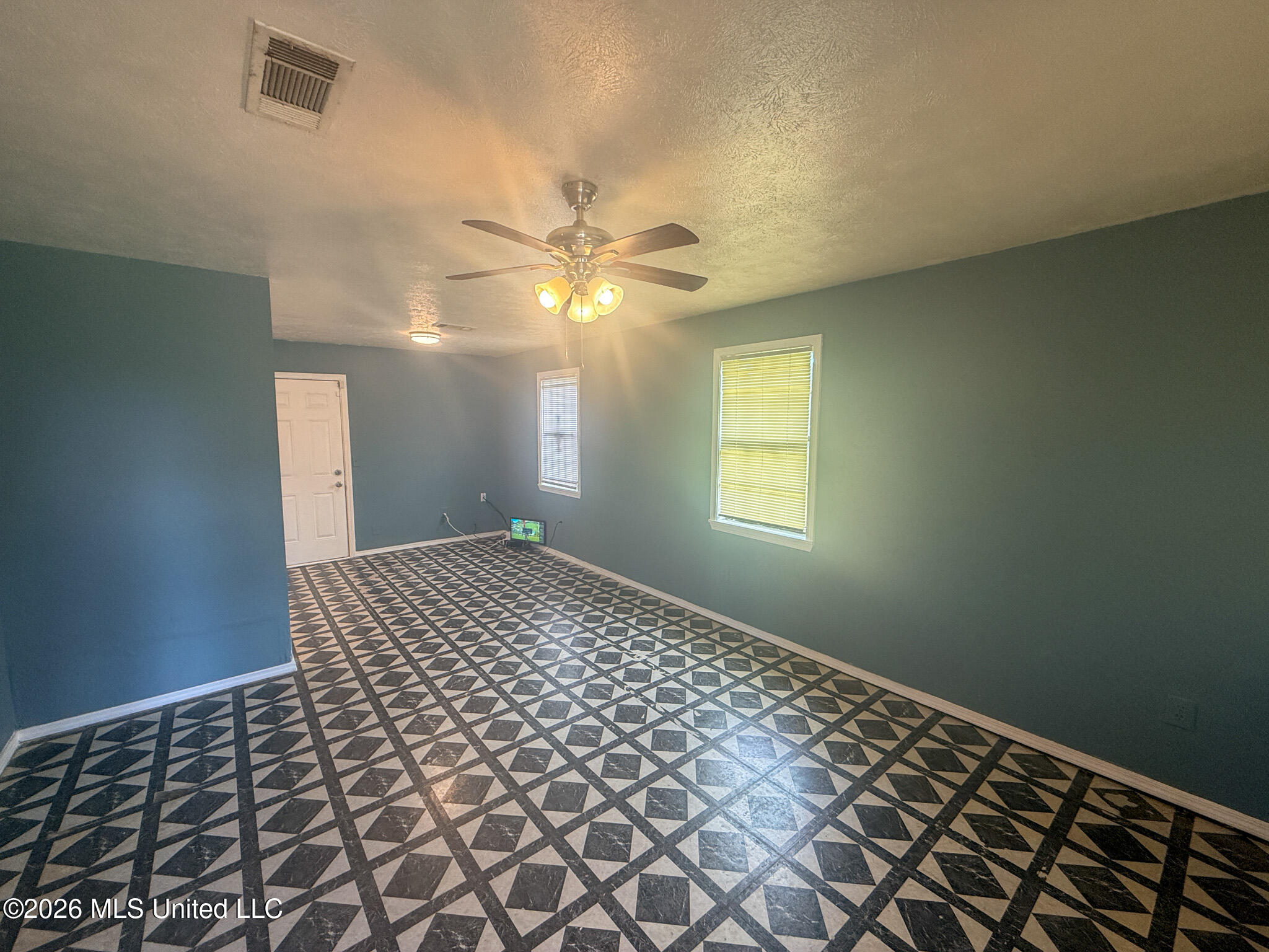 2438 Kingston Avenue Jackson, MS 39213 - Photo 2 of 11 IMG_0280