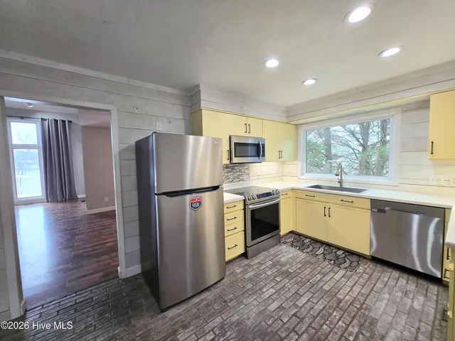 $565,000 | 144 Overlook Drive, Seven Lakes, NC 27376