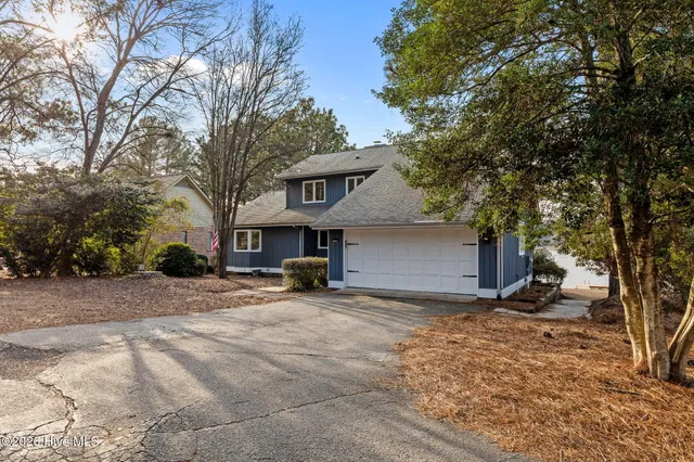 $565,000 | 144 Overlook Drive, Seven Lakes, NC 27376