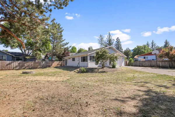 $405,000 | 540 Oak Knoll Drive, Ashland, OR 97520
