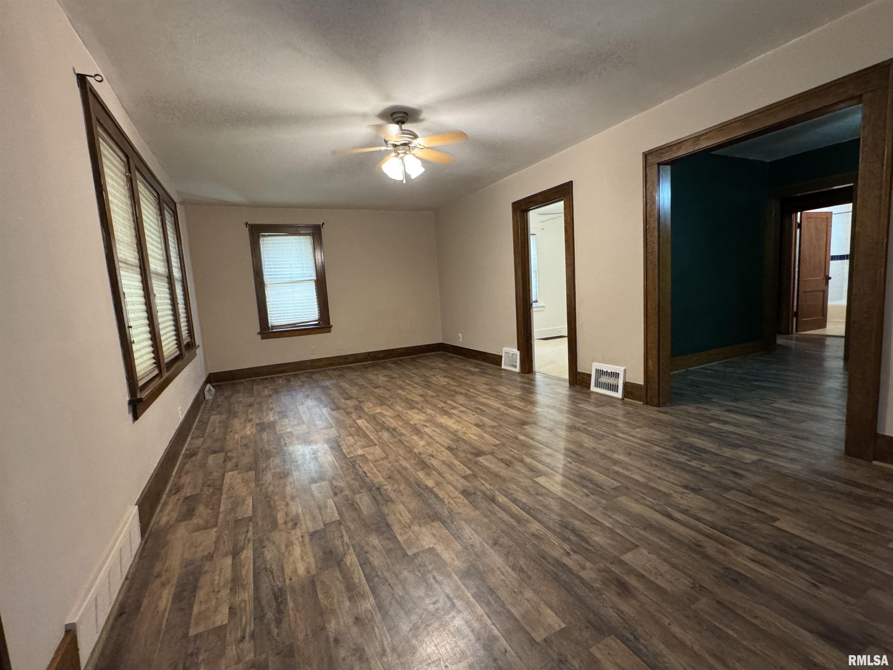 1830 South College Street Springfield, IL 62704 - Photo 6 of 40