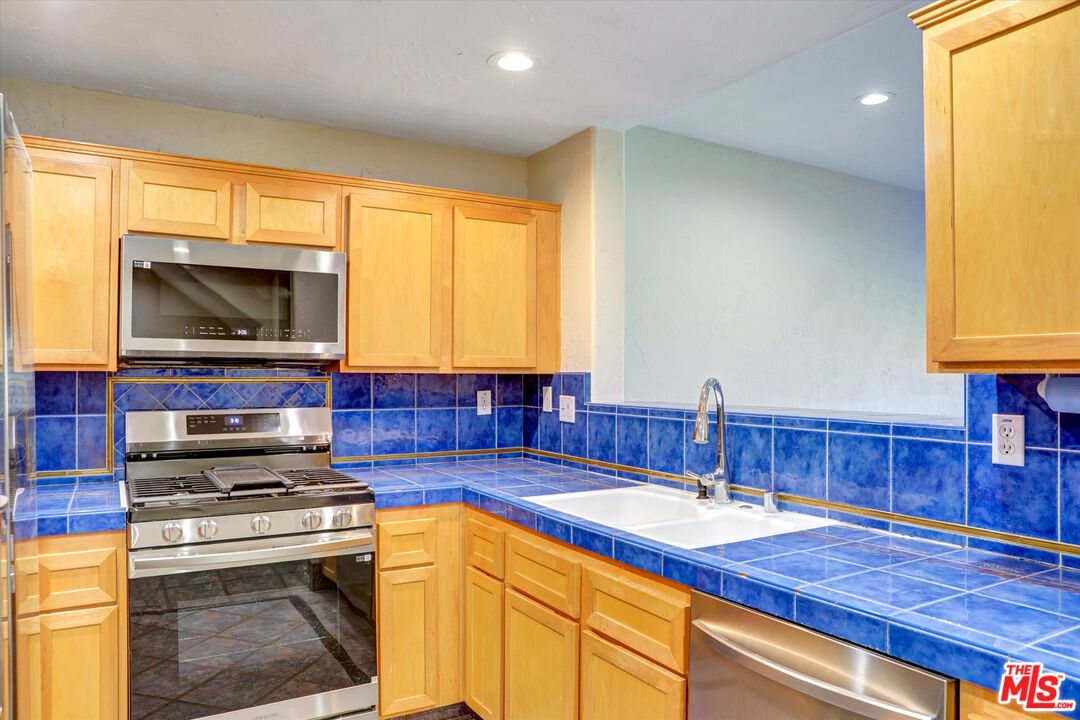 630 East Walnut Street Pasadena, CA 91101 - Photo 7 of 25
