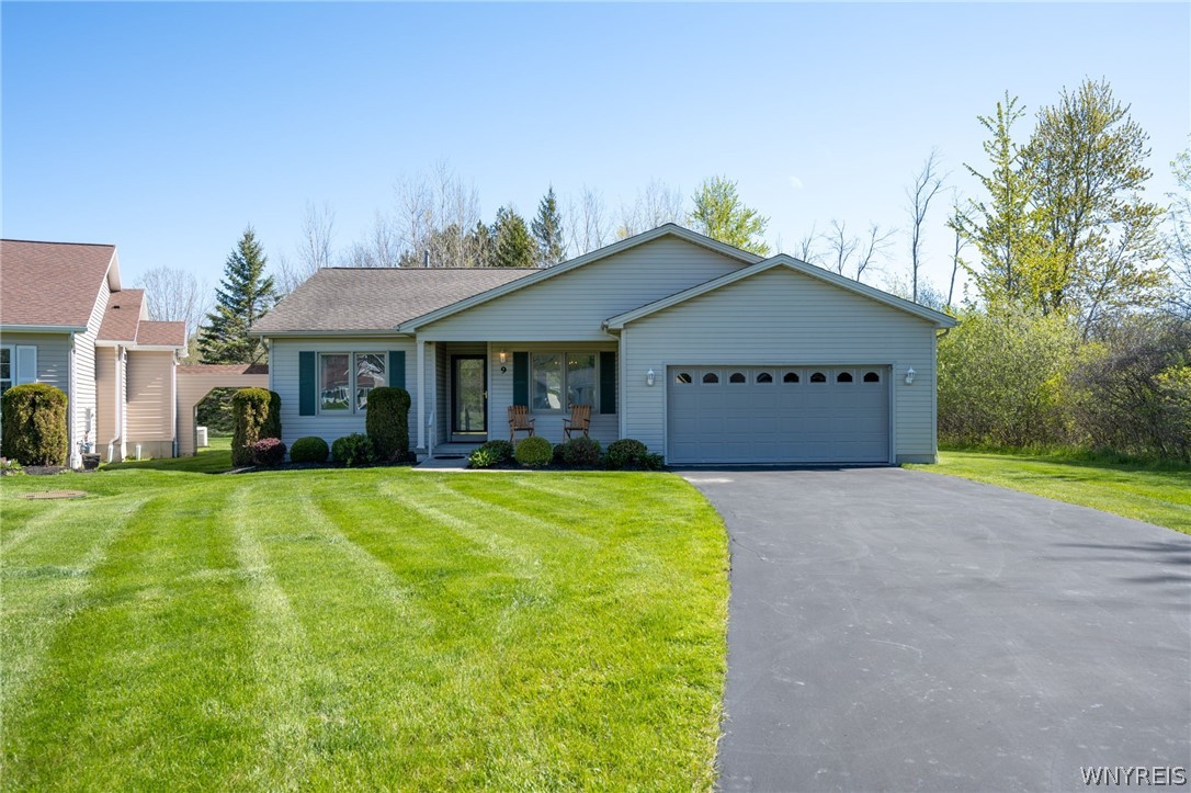 9 Alexander Parkway Pendleton, NY 14120 - Photo 1 of 45