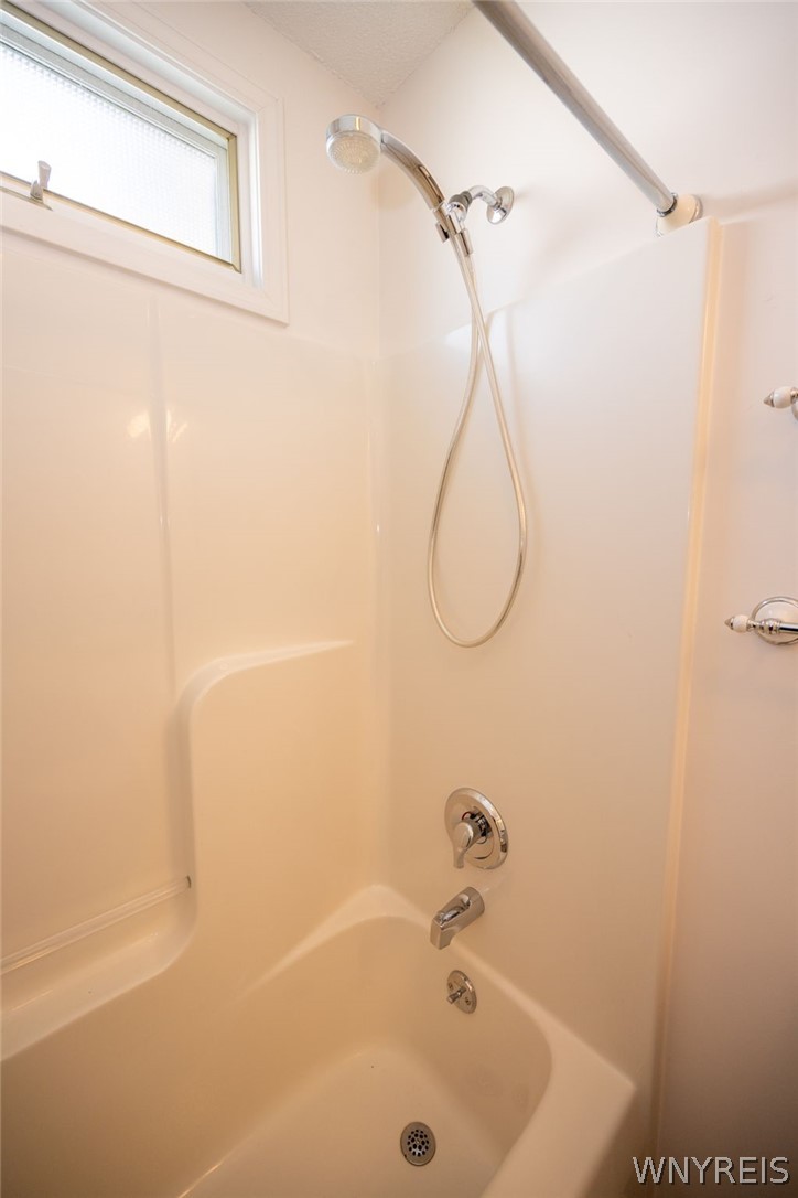 9 Alexander Parkway Pendleton, NY 14120 - Photo 29 of 45
