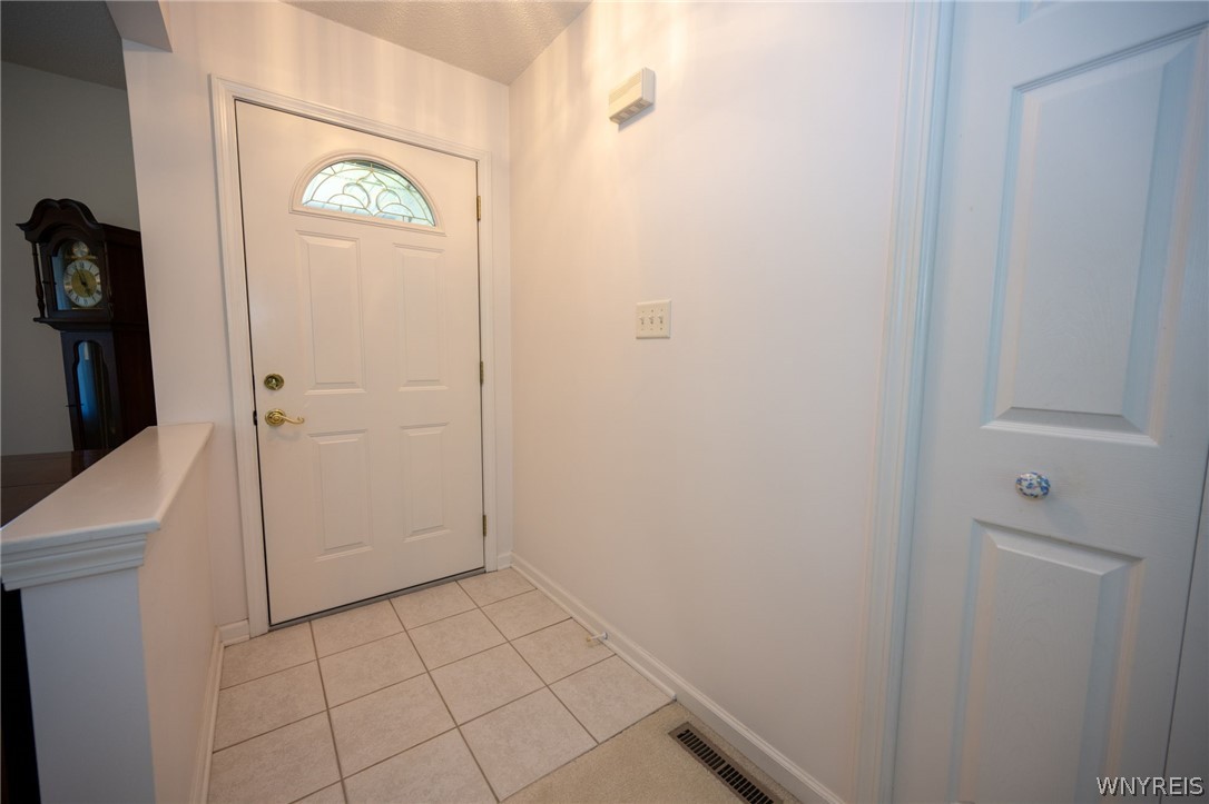 9 Alexander Parkway Pendleton, NY 14120 - Photo 8 of 45