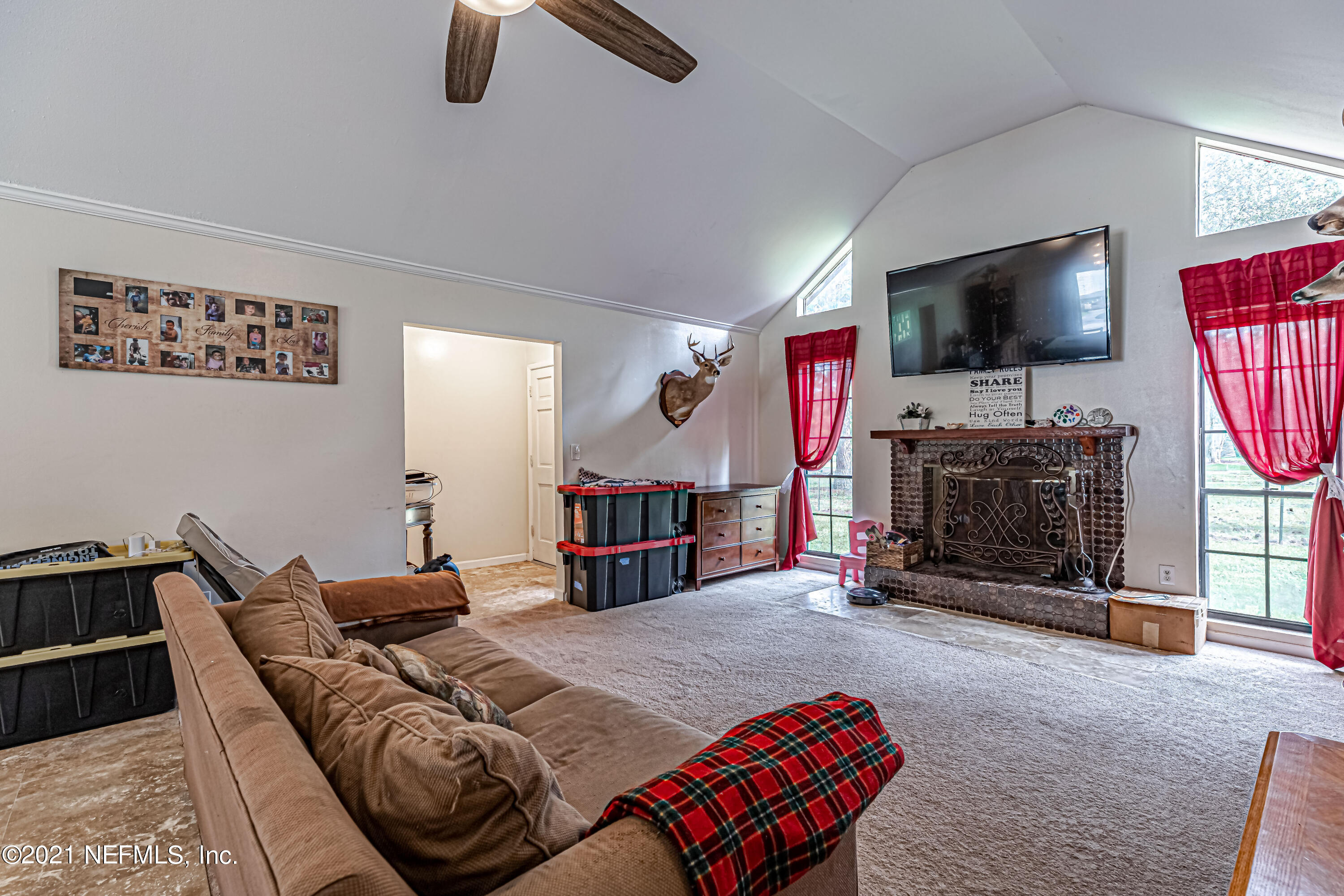 3255 County Road 208 St. Augustine, FL 32092 - Photo 10 of 45 8-Living Room