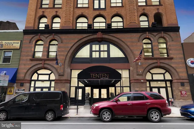 a car parked in front of a building