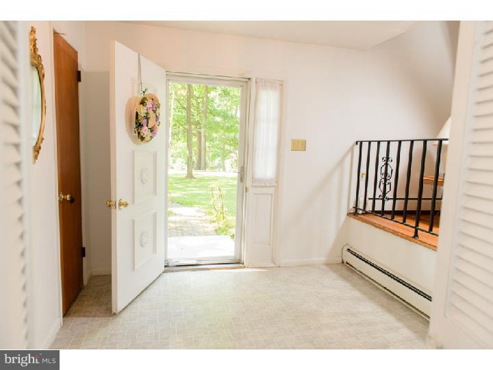 106 Summit Road Malvern, PA 19355 - Photo 3 of 24 Foyer