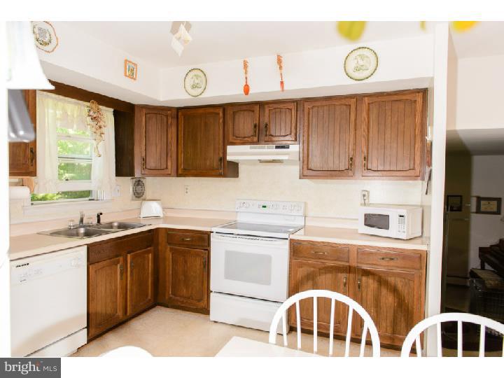 106 Summit Road Malvern, PA 19355 - Photo 9 of 24 Kitchen