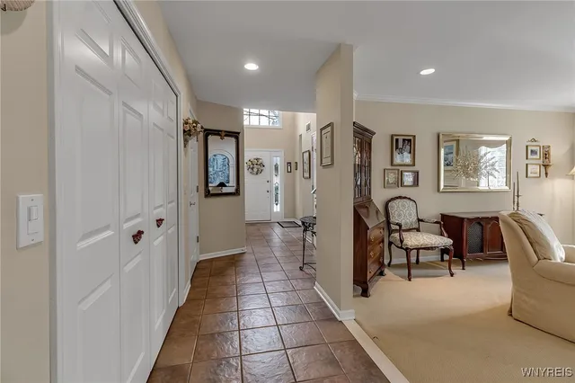 $639,000 | 39 Wickendon Court, Amherst, NY 14221