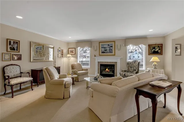 $639,000 | 39 Wickendon Court, Amherst, NY 14221