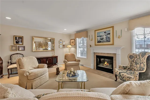 $639,000 | 39 Wickendon Court, Amherst, NY 14221