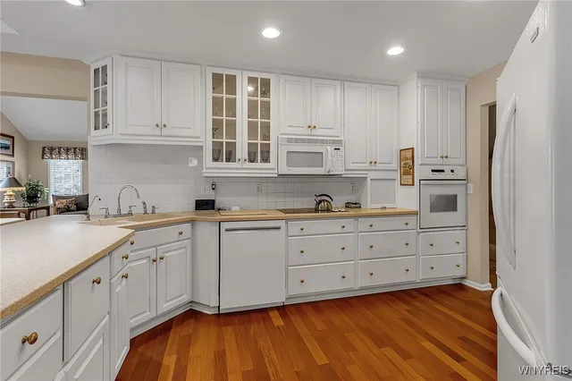 $639,000 | 39 Wickendon Court, Amherst, NY 14221