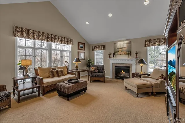 $639,000 | 39 Wickendon Court, Amherst, NY 14221