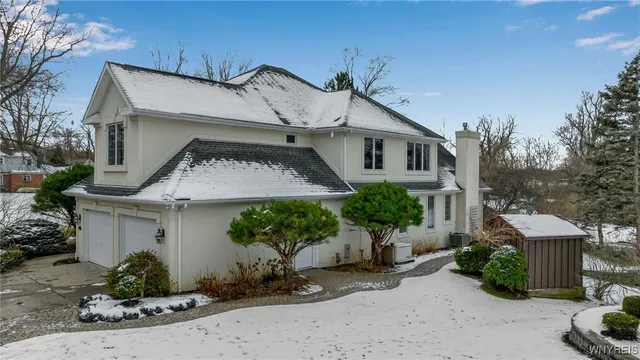 $639,000 | 39 Wickendon Court, Amherst, NY 14221