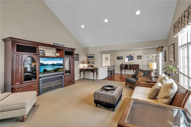 $639,000 | 39 Wickendon Court, Amherst, NY 14221