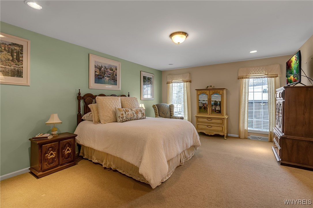 39 Wickendon Court Amherst, NY 14221 - Photo 33 of 50