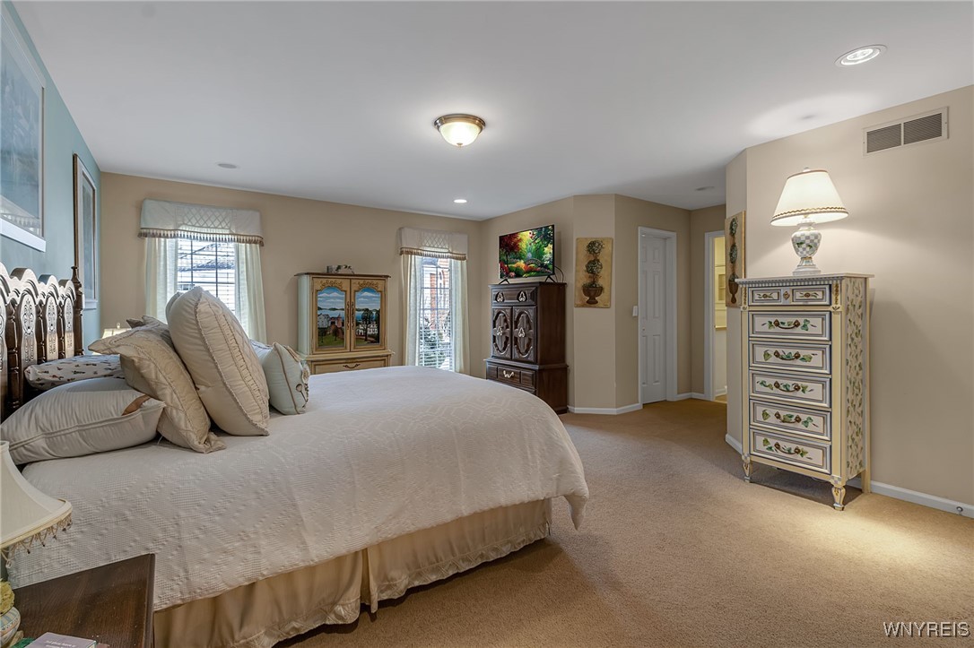 39 Wickendon Court Amherst, NY 14221 - Photo 34 of 50