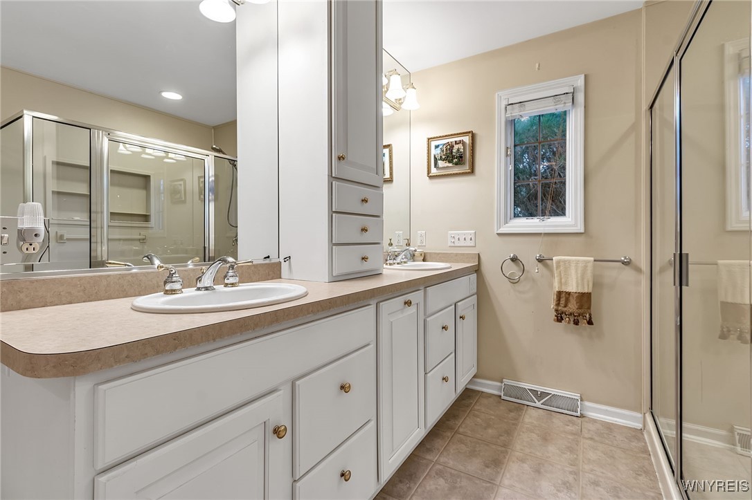 39 Wickendon Court Amherst, NY 14221 - Photo 36 of 50