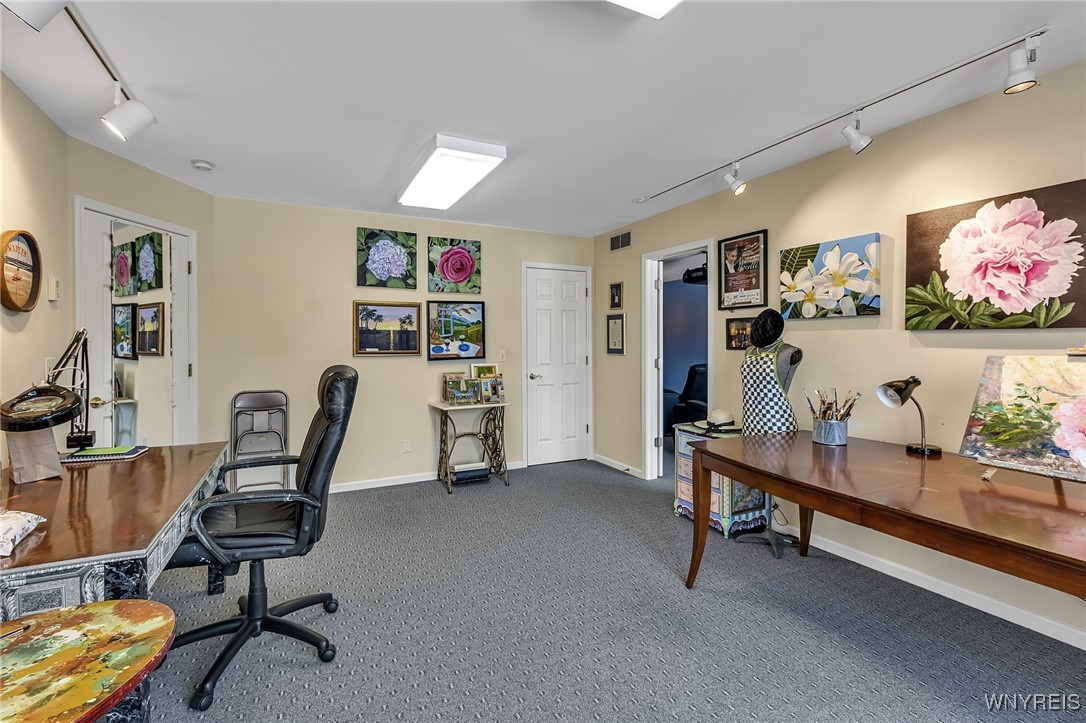 39 Wickendon Court Amherst, NY 14221 - Photo 44 of 50