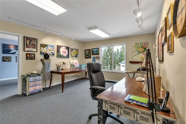 $639,000 | 39 Wickendon Court, Amherst, NY 14221