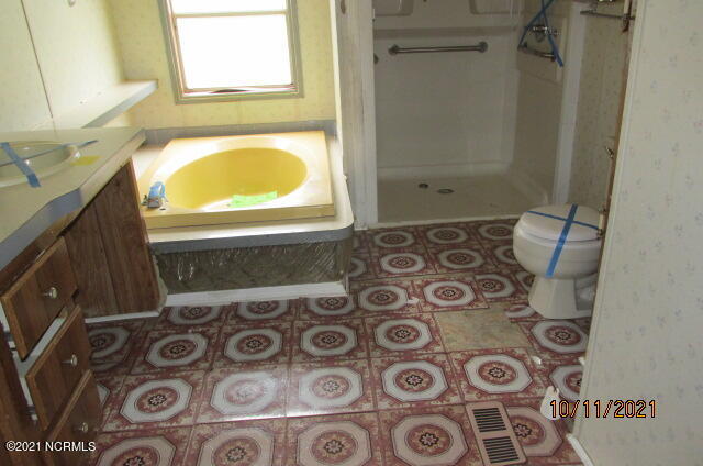 712 Riley Circle Lumberton, NC 28360 - Photo 4 of 20 IMG_2269