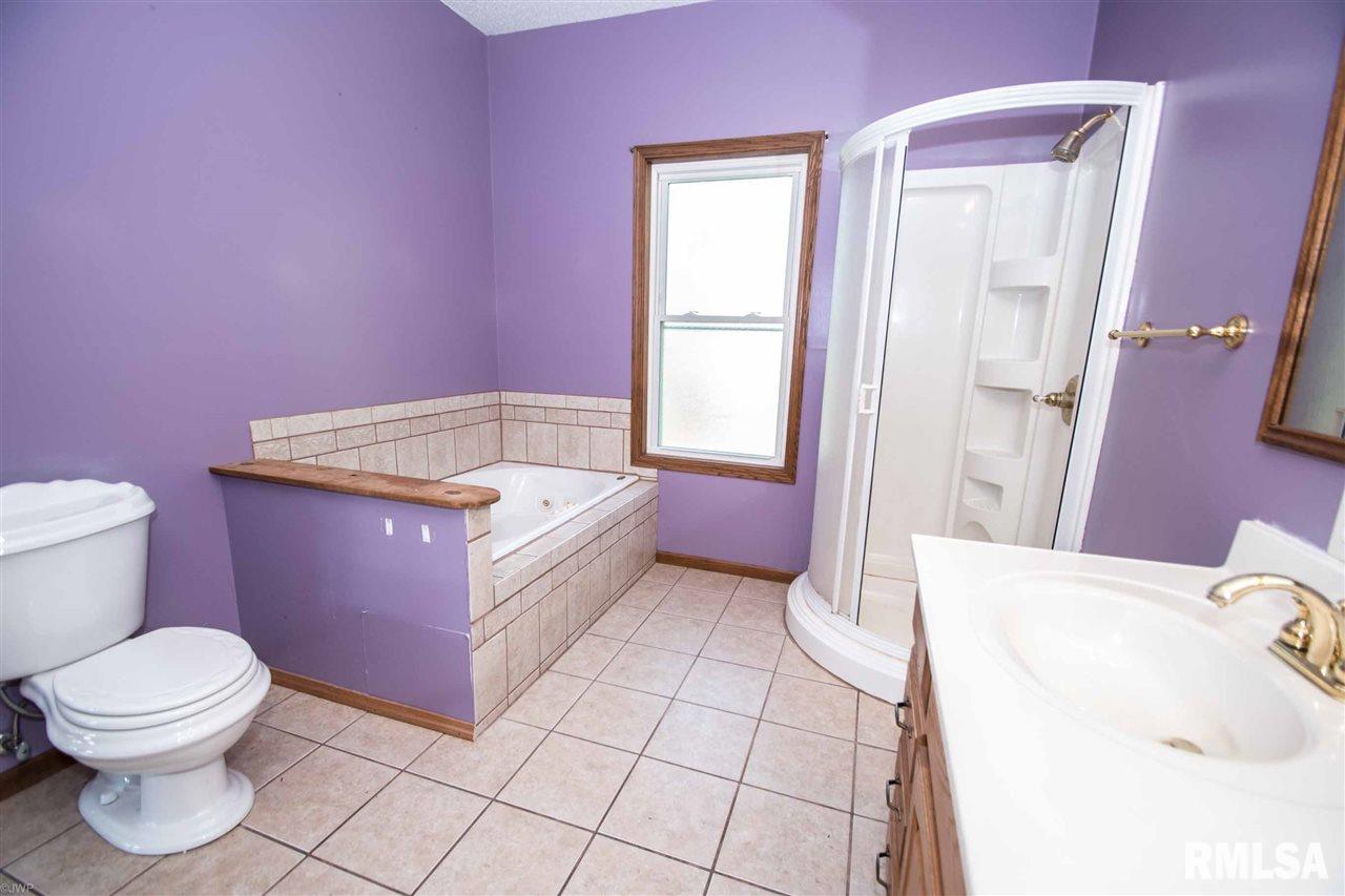 4227 Telegraph Road Davenport, IA 52802 - Photo 12 of 21 Gallery Image 12