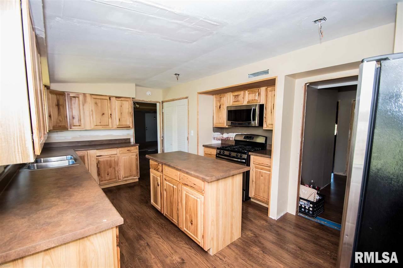 4227 Telegraph Road Davenport, IA 52802 - Photo 2 of 21 Gallery Image 2