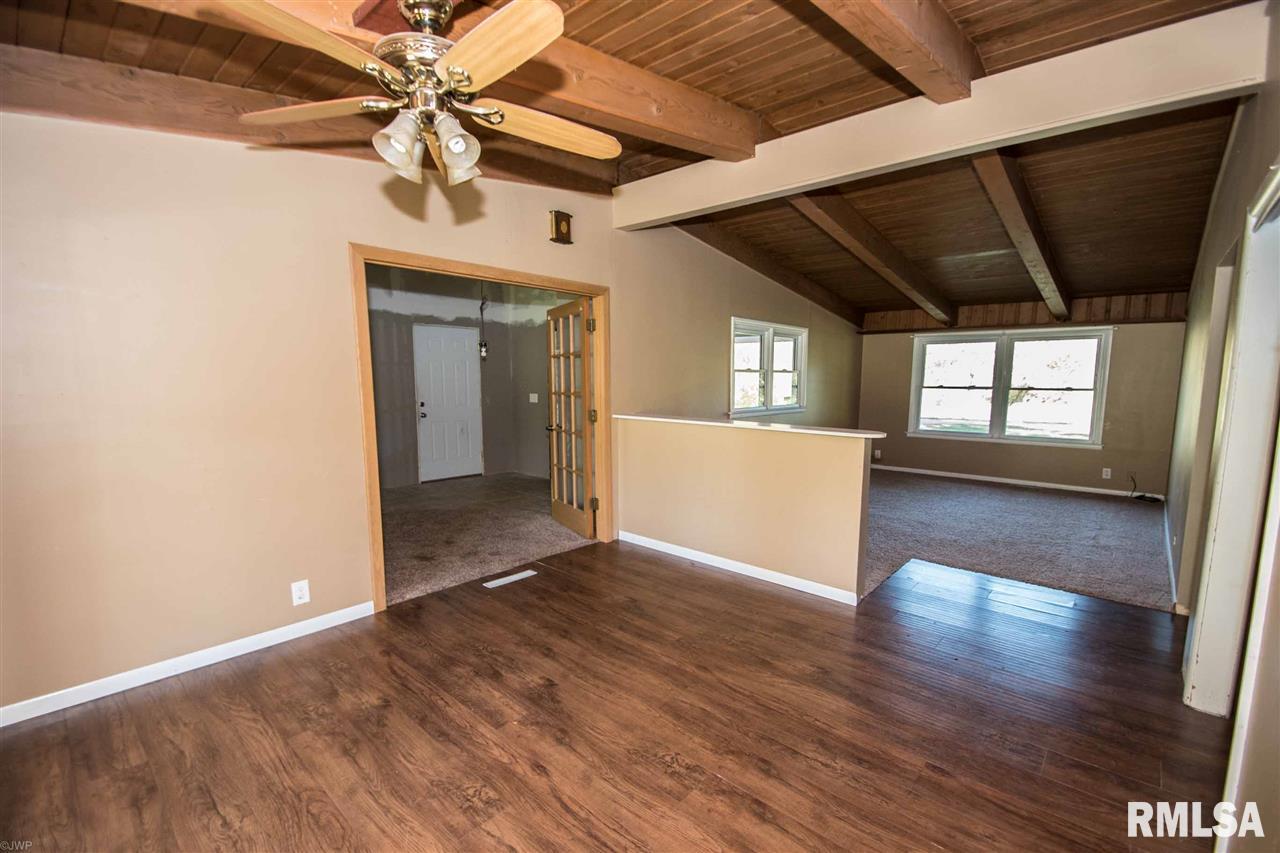 4227 Telegraph Road Davenport, IA 52802 - Photo 6 of 21 Gallery Image 6