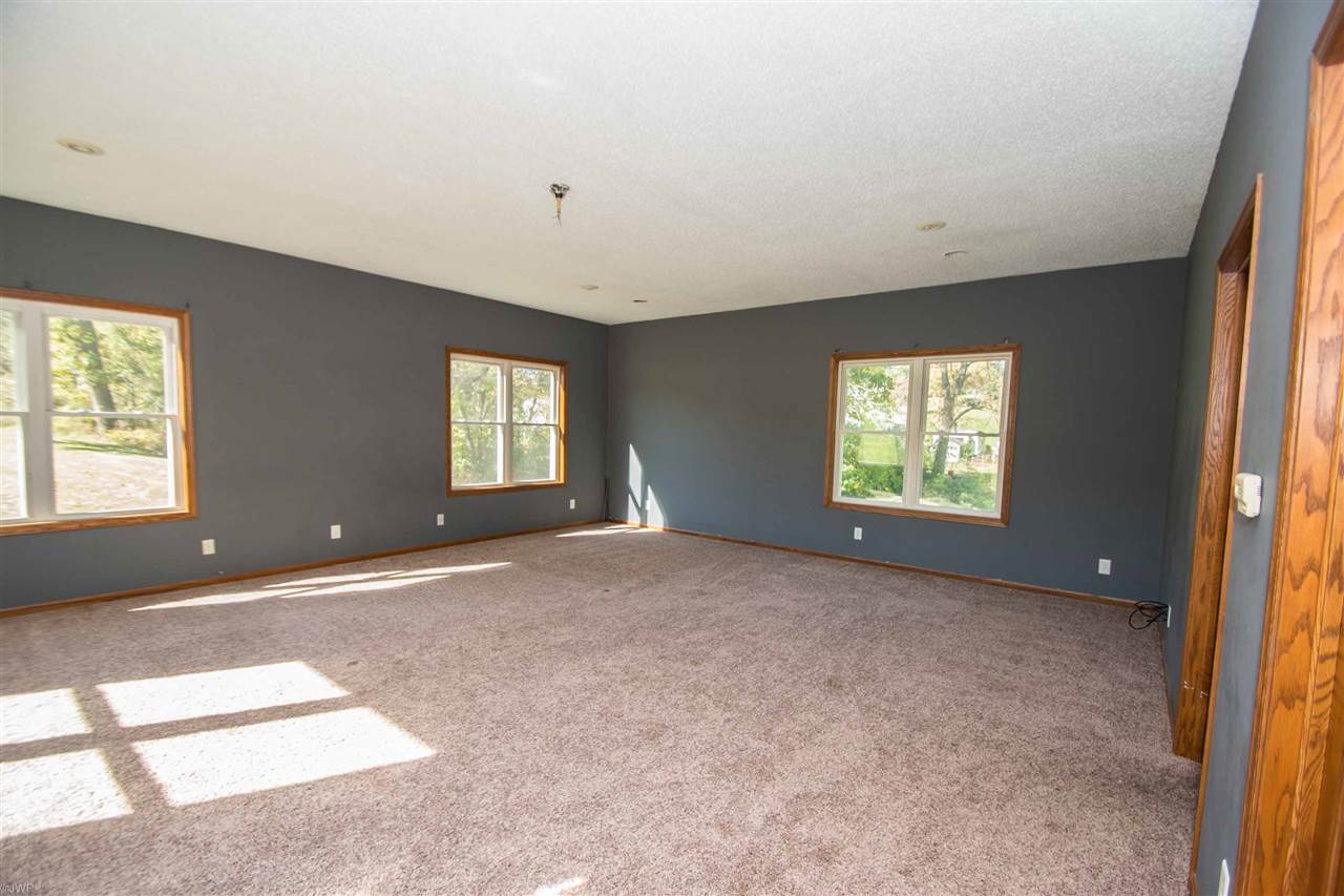 4227 Telegraph Road Davenport, IA 52802 - Photo 9 of 21 Gallery Image 9