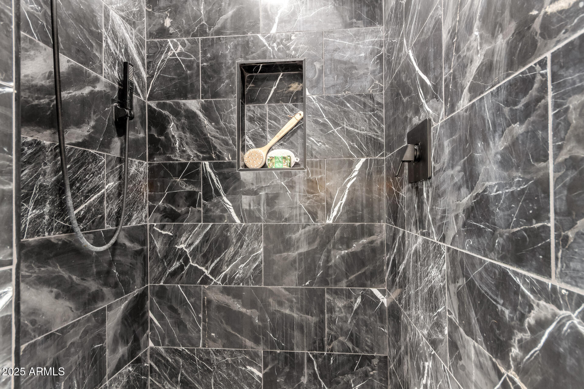 4735 North 24th Street Phoenix, AZ 85016 - Photo 18 of 44 a backyard of a house