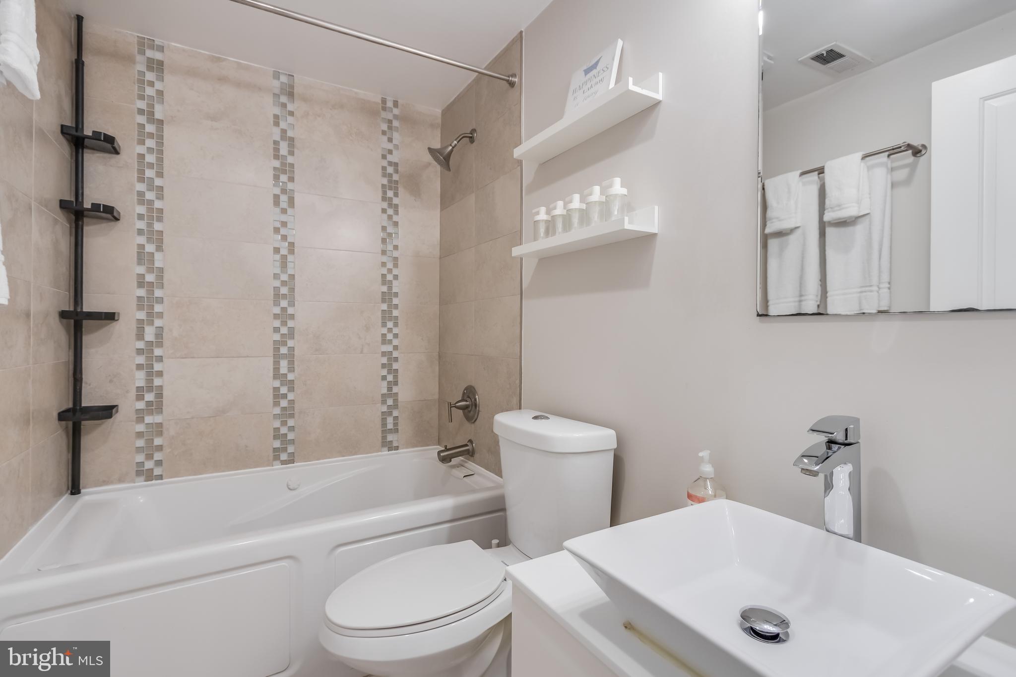 26 T Street Northeast, Unit A Washington, DC 20002 - Photo 17 of 18