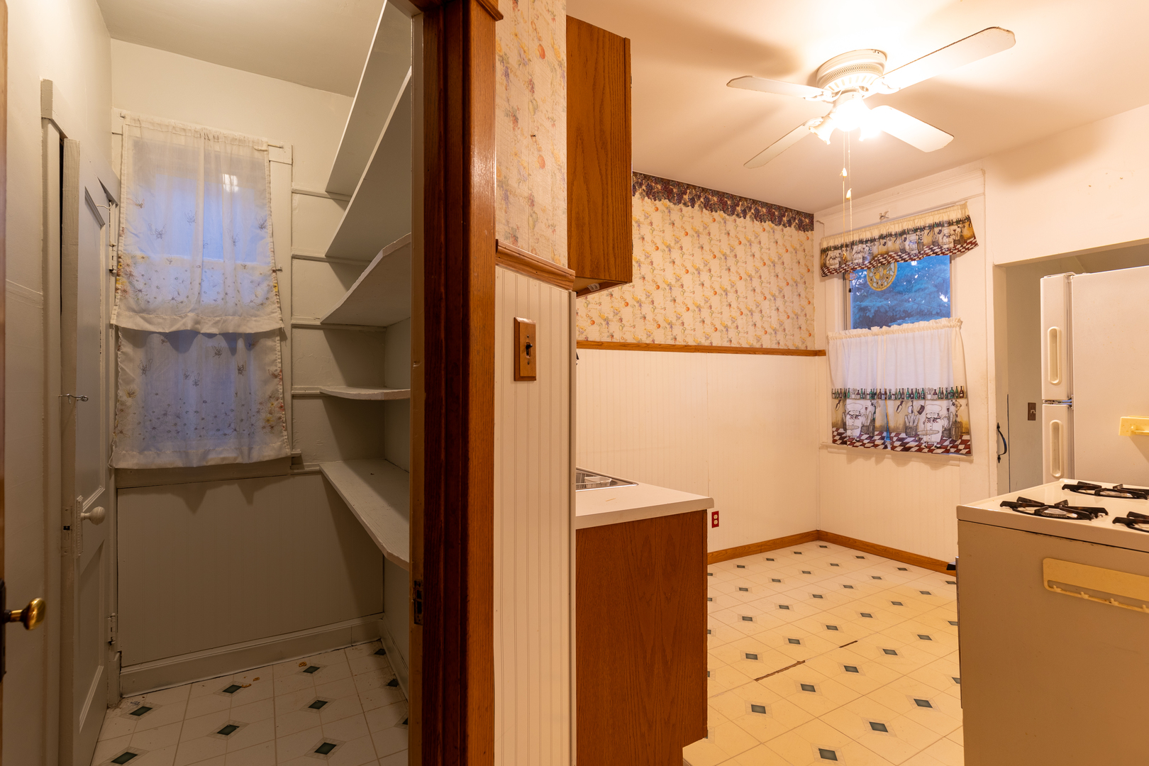 1133 South Ridgeland Avenue Oak Park, IL 60304 - Photo 4 of 20 a bathroom with a sink and a mirror