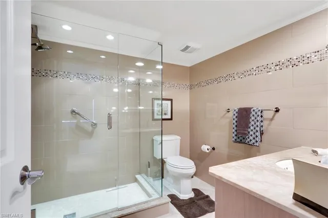 $425,000 | 5250 Fox Hollow Drive, Unit 505, Naples, FL 34104