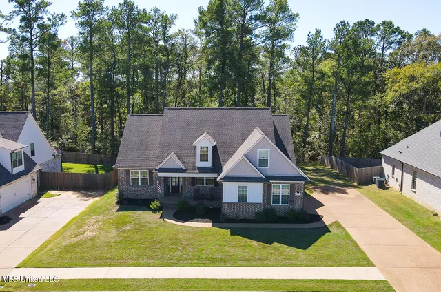 $499,900 | 2333 Jaxon Drive, Hernando, MS 38632