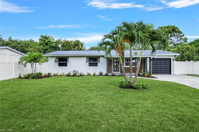 $1,349,000 | 975 22nd Avenue North, Naples, FL 34103