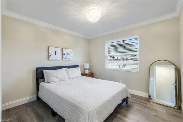 $1,299,000 | 975 22nd Avenue North, Naples, FL 34103