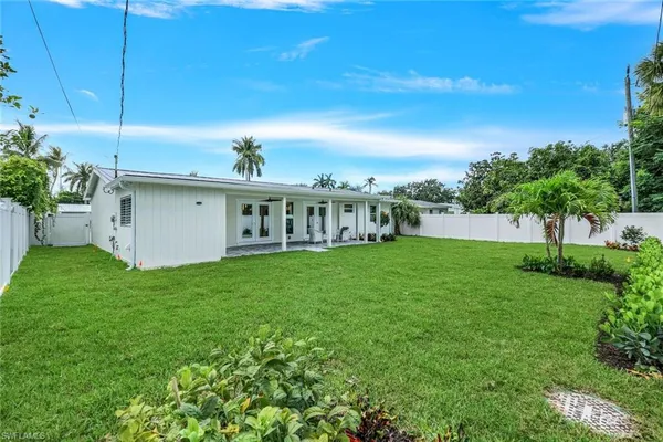 $1,299,000 | 975 22nd Avenue North, Naples, FL 34103