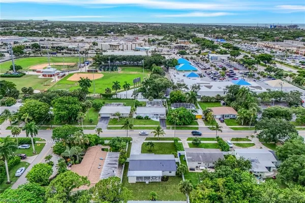 $1,299,000 | 975 22nd Avenue North, Naples, FL 34103